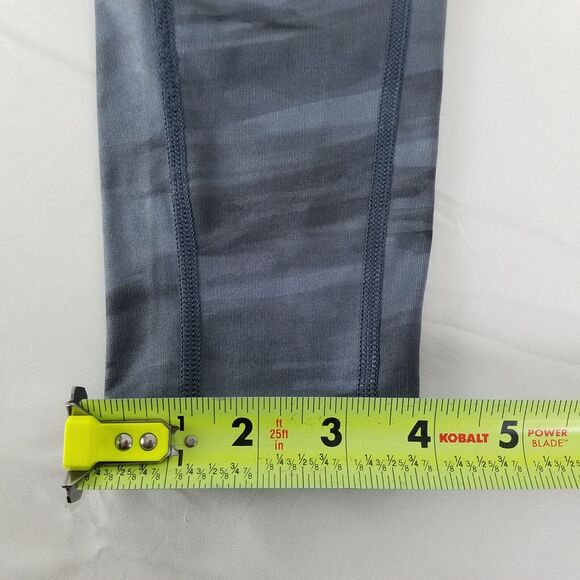 Under Armour Activewear Leggings Womens 24 x 27.5 Gray Camouflage Workout Pants - Picture 7 of 9